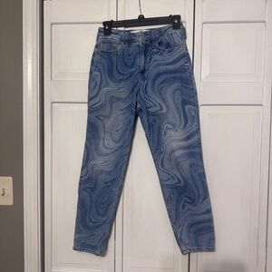 Hollister curvy high rise mom Jeans